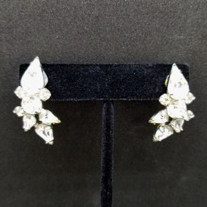 Vintage crystal rhinestone costume earrings 💎